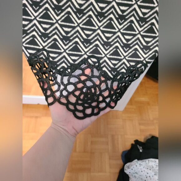 SEARS Geometric Laser Cut Lace Sleeveless Career Rose Floral Hem Midi Dress 10 - Picture 5 of 11